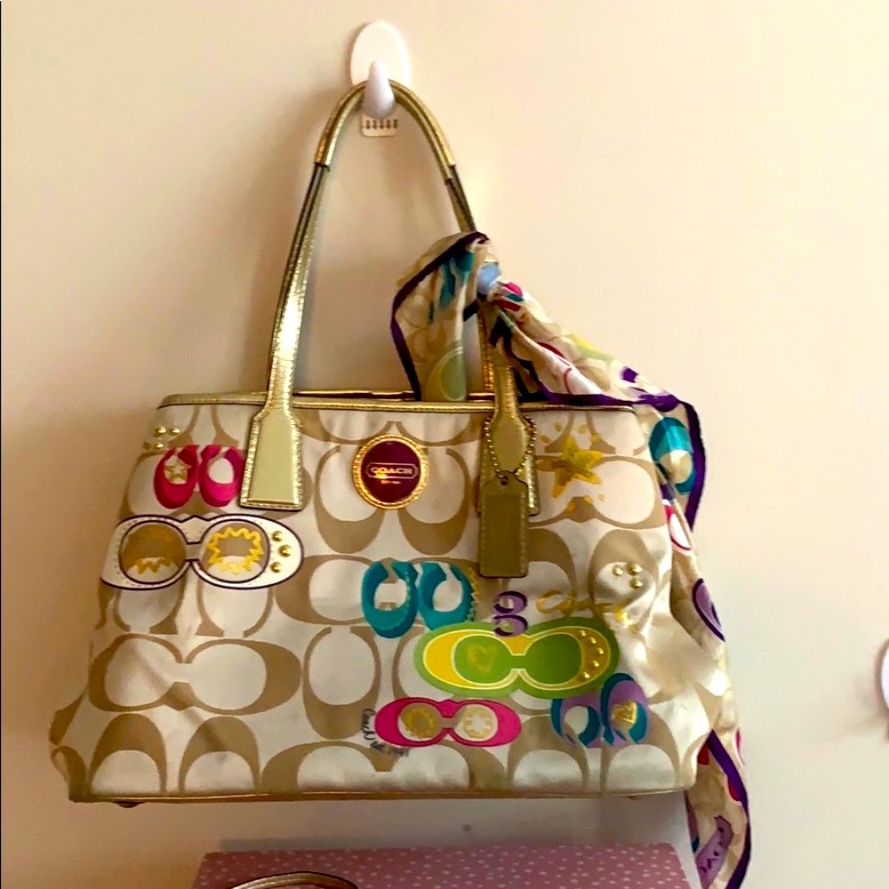 ❣️Coach set -3 piece❣️handbag + wristlet+ scarf - Picture 8 of 11